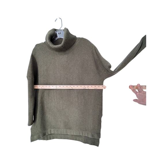 Olive Sweater Dolman Sleeve Knit Boxy Split Hem Soft Ribbed Cozy Medium - Picture 4 of 7